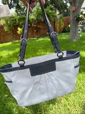 Coach White Leather Shoulder Bag with Black Trim